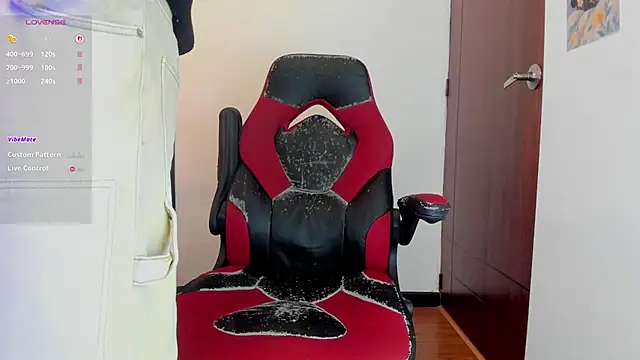 Snapshot of Savajelust chatting on 10/08/25, 10:57 Savajelust online show from 10/08/25, 10:57