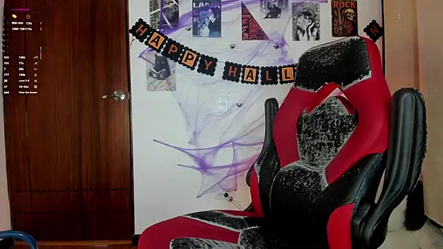 Snapshot of Savajelust chatting on 10/22/25, 12:00 Savajelust online show from 10/22/25, 12:00