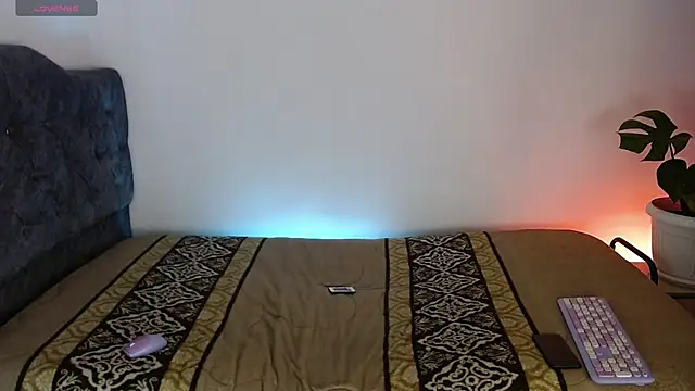 Snapshot of Savajelust chatting on 11/04/25, 08:52 Savajelust online show from 11/04/25, 08:52