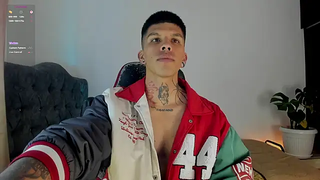 Snapshot of Savajelust chatting on 11/07/25, 09:26 Savajelust online show from 11/07/25, 09:26