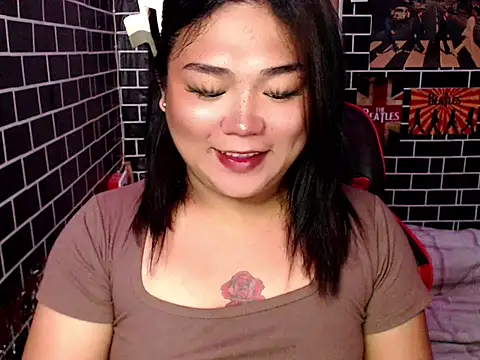 Snapshot of luluakovi_69 chatting on 09/25/25, 09:24 luluakovi 69 online show from 09/25/25, 09:24