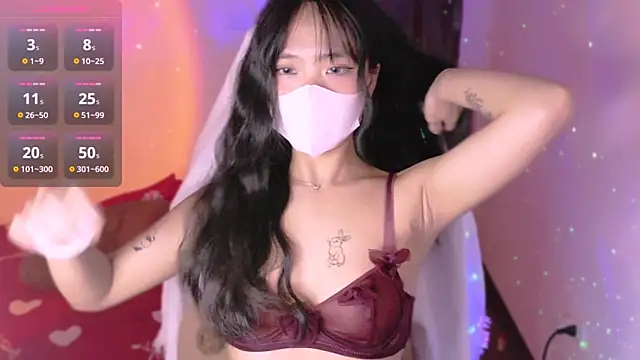 Phuong Bee online show from 09/18/25, 05:04