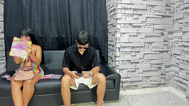 Snapshot of Crazy_Cult_Sex chatting on 10/15/25, 01:44 Crazy Cult Sex online show from 10/15/25, 01:44