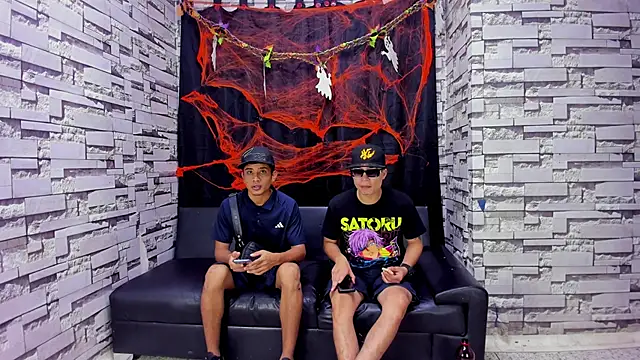 Snapshot of Crazy_Cult_Sex chatting on 10/22/25, 01:11 Crazy Cult Sex online show from 10/22/25, 01:11