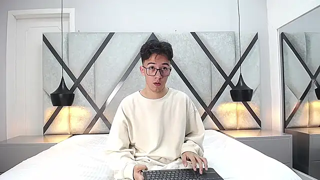AustinReeds online show from 09/22/25, 12:18
