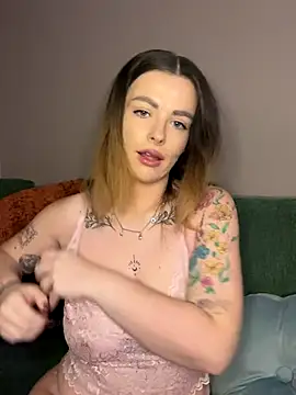 Snapshot of PiperPassionX chatting on 12/03/25, 09:35 PiperPassionX online show from 12/03/25, 09:35