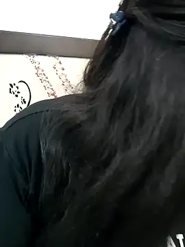 Snapshot of Shy_Peehu chatting on 12/14/25, 08:35 Shy Peehu online show from 12/14/25, 08:35