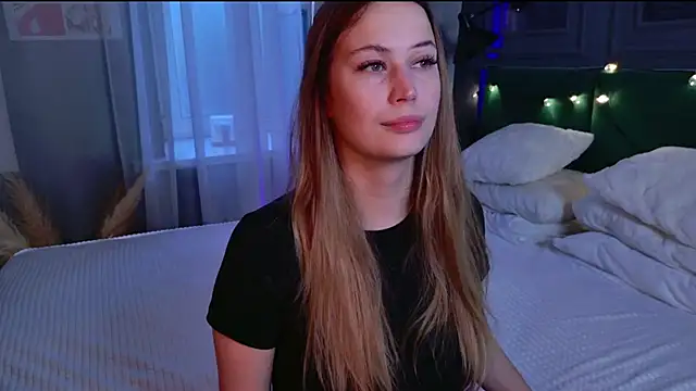 Snapshot of Sofii_Ly chatting on 11/15/25, 06:00 Sofii Ly online show from 11/15/25, 06:00