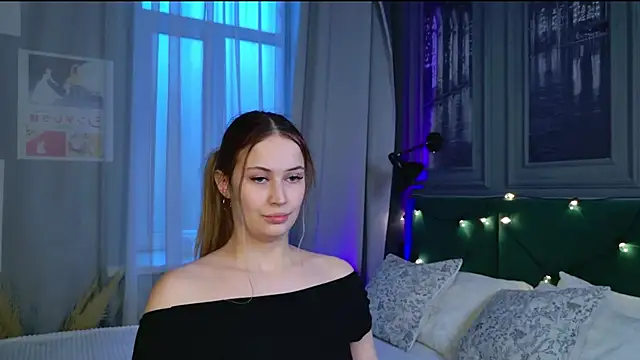 Snapshot of Sofii_Ly chatting on 11/17/25, 06:19 Sofii Ly online show from 11/17/25, 06:19