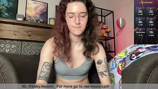 Snapshot of rae_moonn chatting on 09/28/25, 06:57 rae moonn online show from 09/28/25, 06:57