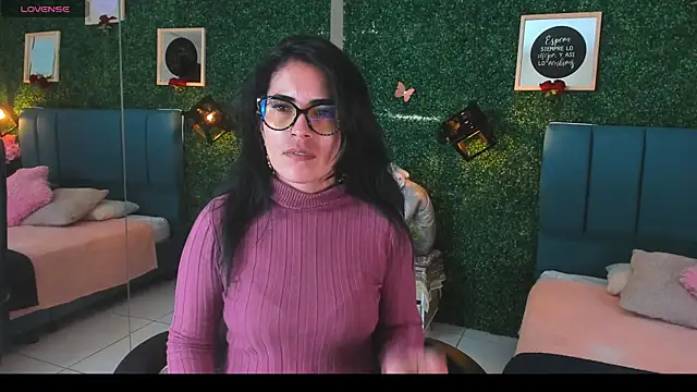 Snapshot of Linagh_ chatting on 11/03/25, 12:06 Linagh online show from 11/03/25, 12:06