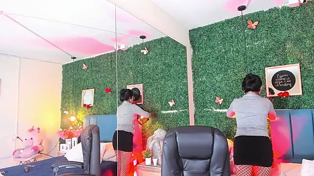 Snapshot of Linagh_ chatting on 12/01/25, 11:59 Linagh online show from 12/01/25, 11:59