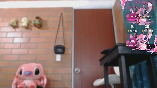 Snapshot of _piahotcandy_ chatting on 10/16/25, 12:44 piahotcandy online show from 10/16/25, 12:44