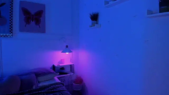 Zoe Lynch  online show from 07/27/26, 12:01