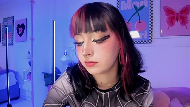 Zoe Lynch  online show from 07/29/26, 12:03