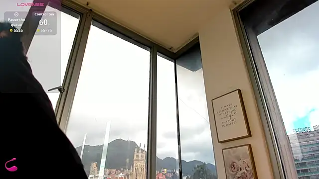 Zoey thompson online show from 10/01/25, 07:31