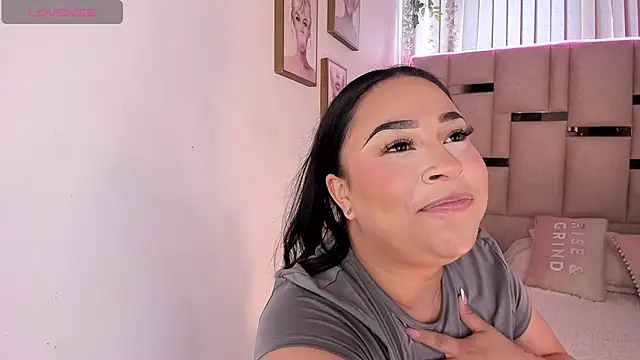 Snapshot of Zoey_thompson chatting on 11/03/25, 07:48 Zoey thompson online show from 11/03/25, 07:48