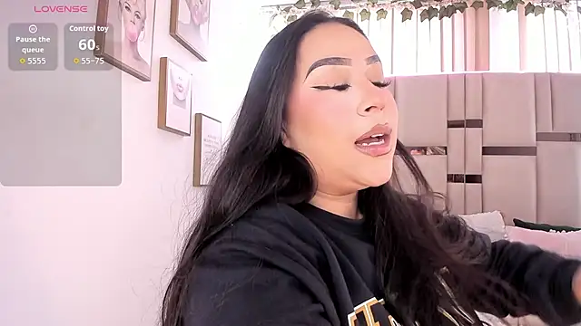 Snapshot of Zoey_thompson chatting on 11/06/25, 07:48 Zoey thompson online show from 11/06/25, 07:48