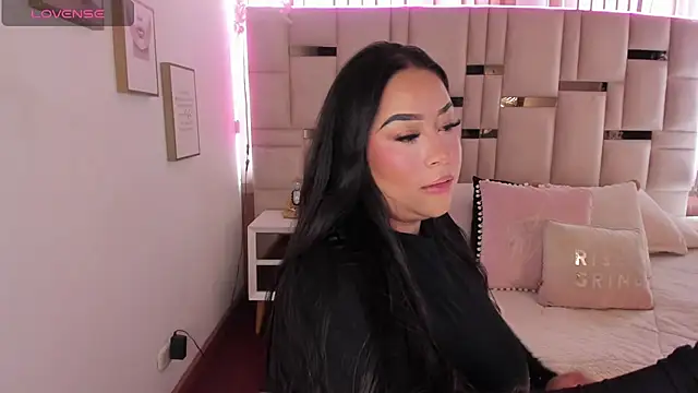 Snapshot of Zoey_thompson chatting on 11/16/25, 02:55 Zoey thompson online show from 11/16/25, 02:55