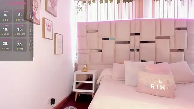 Snapshot of Zoey_thompson chatting on 12/01/25, 07:30 Zoey thompson online show from 12/01/25, 07:30