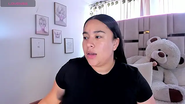 Zoey thompson online show from 07/04/26, 08:15