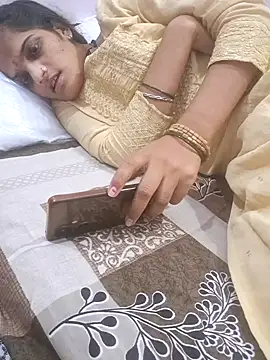 Snapshot of Sofia_kuuu chatting on 11/02/25, 11:34 Sofia kuuu online show from 11/02/25, 11:34