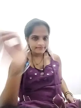 Snapshot of Sofia_kuuu chatting on 11/04/25, 06:45 Sofia kuuu online show from 11/04/25, 06:45