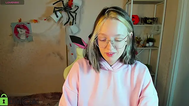 R0cket bunny online show from 11/10/25, 01:04