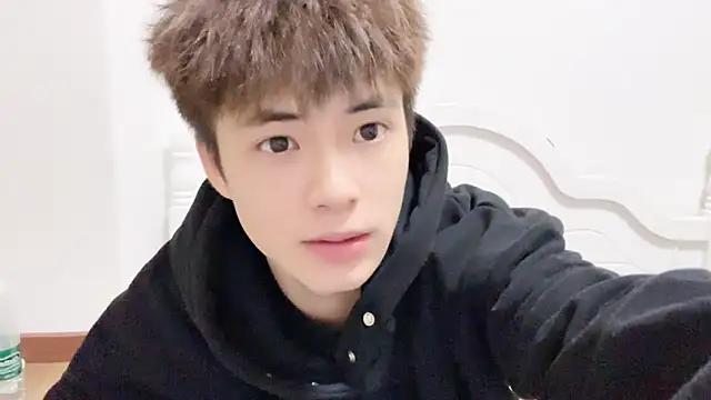 linger2563 online show from 09/21/25, 11:45