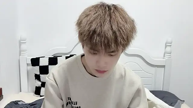 linger2563 online show from 10/28/25, 03:04