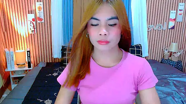 Snapshot of mikhaylahanderson chatting on 11/14/25, 07:40 mikhaylahanderson online show from 11/14/25, 07:40