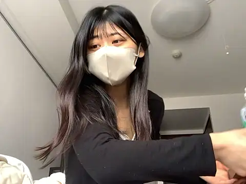 Snapshot of 0p-saki-p0 chatting on 03/31/26, 01:07 0p-saki-p0 online show from 03/31/26, 01:07