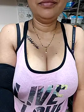 Queen Nightt online show from 09/15/25, 03:17