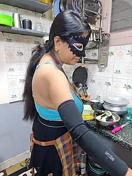 Queen Nightt online show from 09/26/25, 03:21