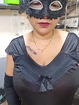 Queen Nightt online show from 04/06/26, 03:37