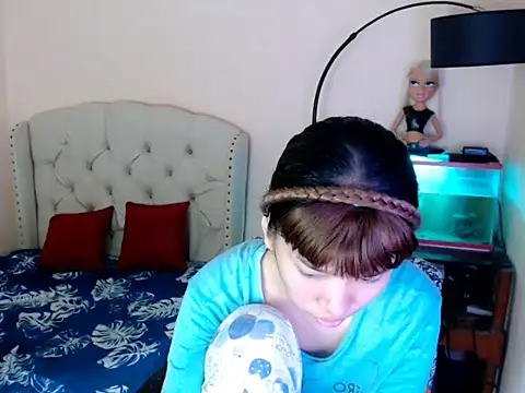 Snapshot of ShantalFoxxy_ chatting on 02/19/26, 02:40 ShantalFoxxy online show from 02/19/26, 02:40