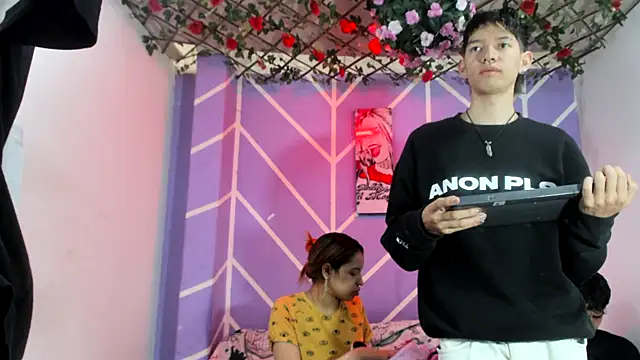 lau and boys18 online show from 09/09/25, 01:32