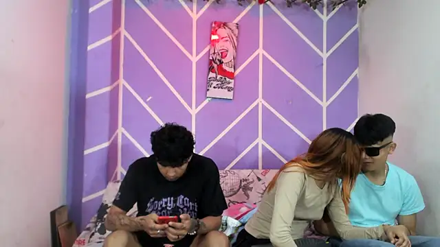 lau and boys18 online show from 09/27/25, 01:49