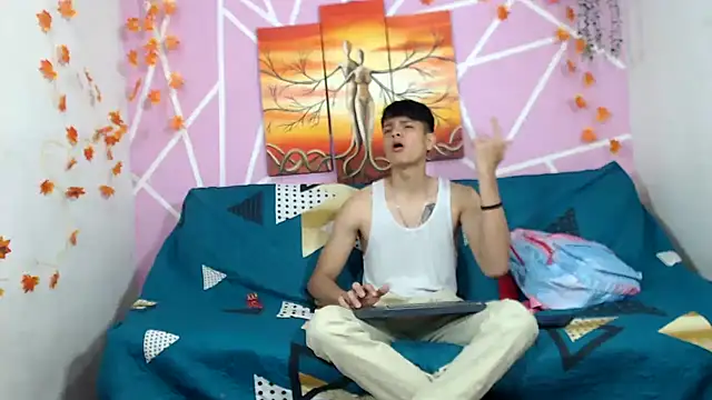 lau and boys18 online show from 10/09/25, 01:20