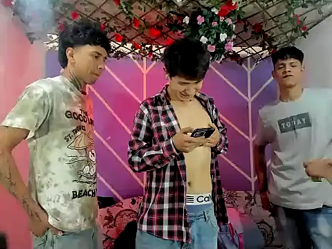 lau and boys18 online show from 10/27/25, 02:21