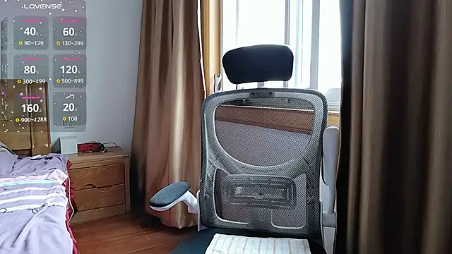 Snapshot of Haili-1 chatting on 10/17/25, 08:50 Haili-1 online show from 10/17/25, 08:50