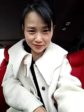 Snapshot of Haili-1 chatting on 10/20/25, 11:05 Haili-1 online show from 10/20/25, 11:05