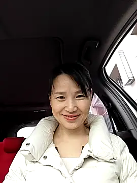 Snapshot of Haili-1 chatting on 10/26/25, 01:22 Haili-1 online show from 10/26/25, 01:22