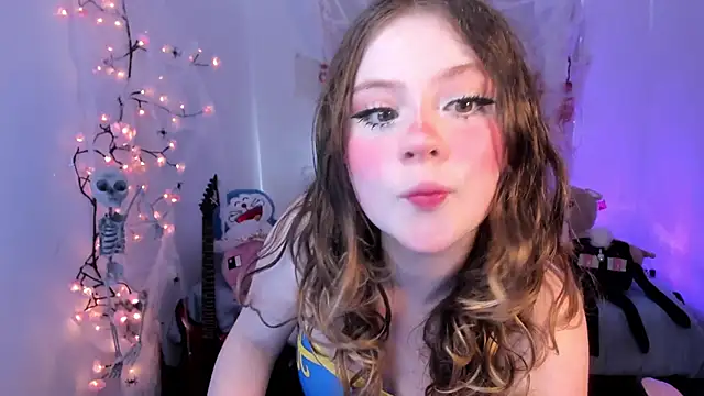 Lil bela online show from 10/10/25, 12:15