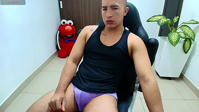 sebastian oconnor77 online show from 10/17/25, 12:41