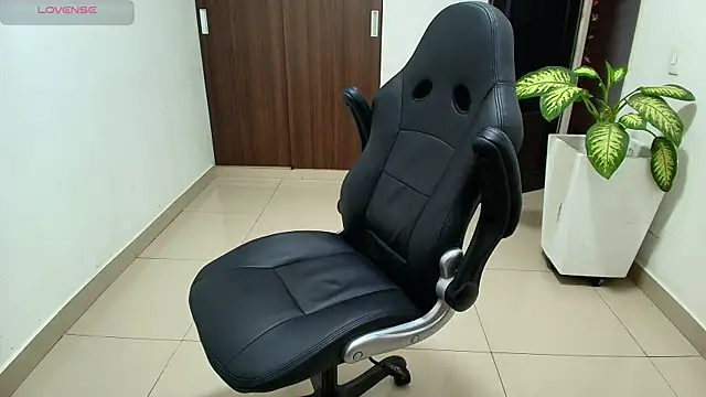 Snapshot of sebastian_oconnor77 chatting on 11/05/25, 01:00 sebastian oconnor77 online show from 11/05/25, 01:00