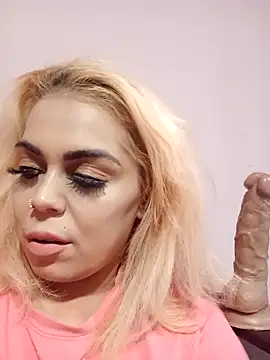 izauri2025 online show from 10/04/25, 05:44