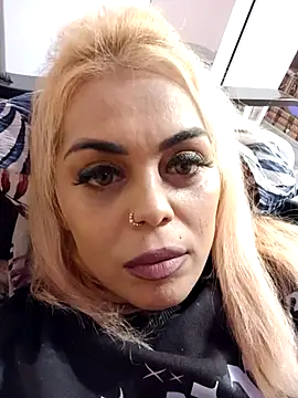 izauri2025 online show from 10/12/25, 08:30