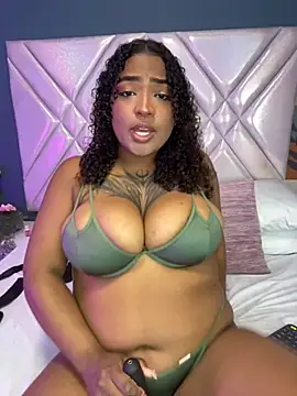 Cristal-Jonnes online show from 09/19/25, 03:52