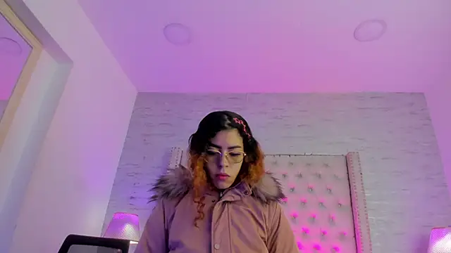 Pamelamiler   online show from 06/10/26, 12:26
